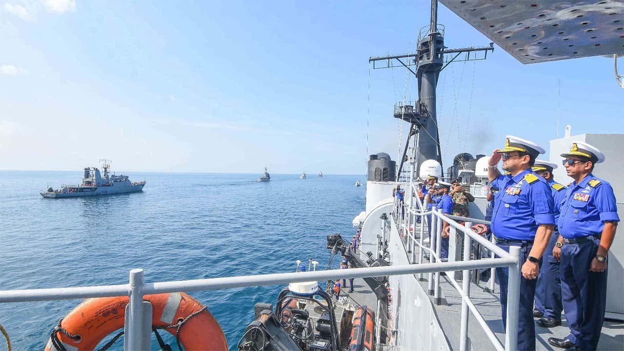 Navy fleet salutes Commander at TRINEX-26...