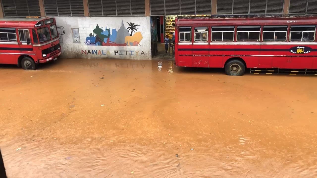 Nawalapitiya bus stand flooded…