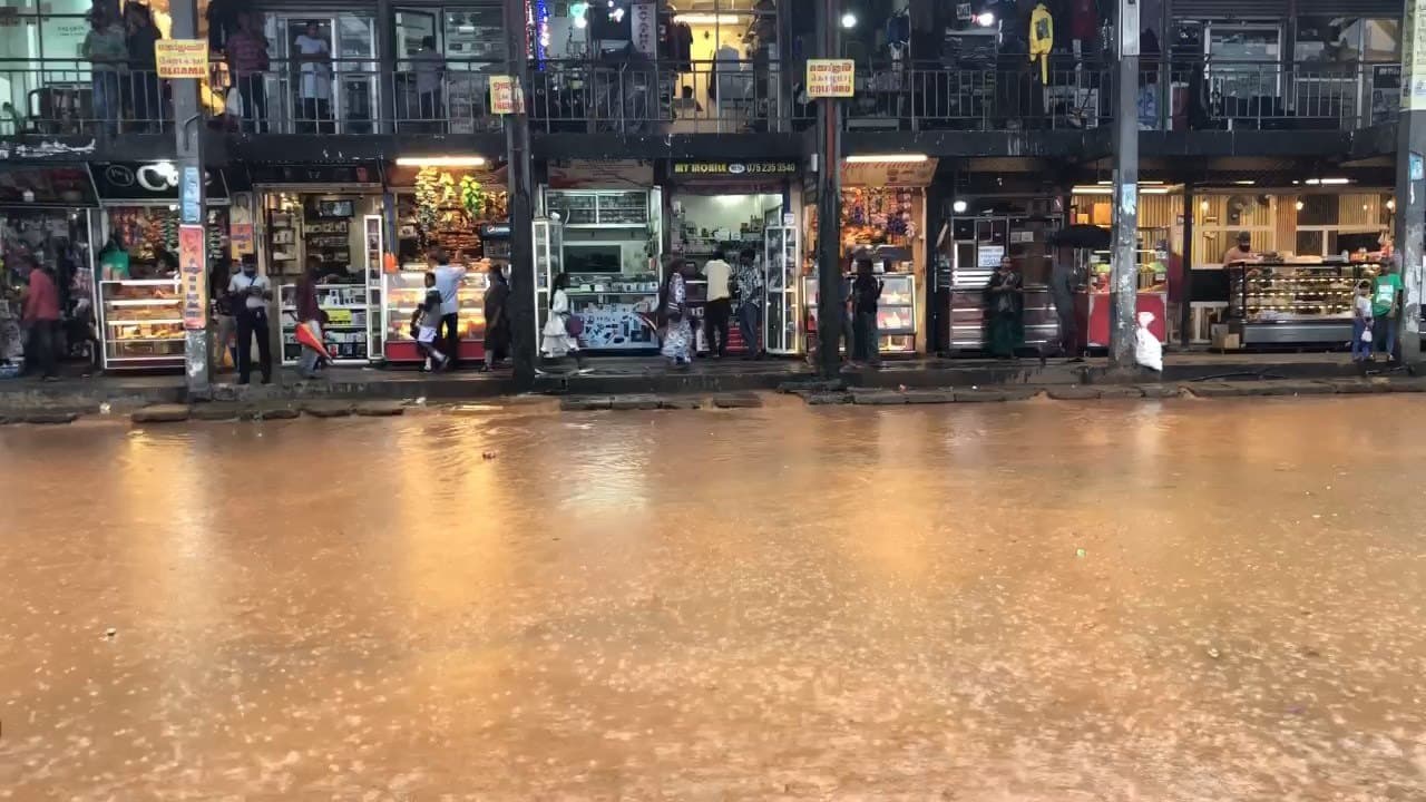 Nawalapitiya bus stand flooded…
