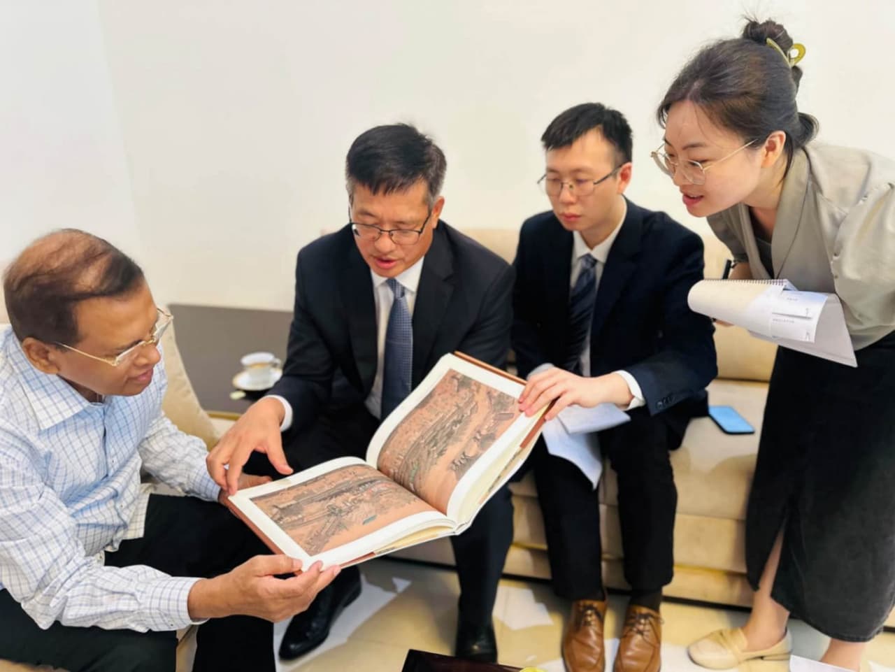 New Chinese envoy meets ex-President Maithripala...