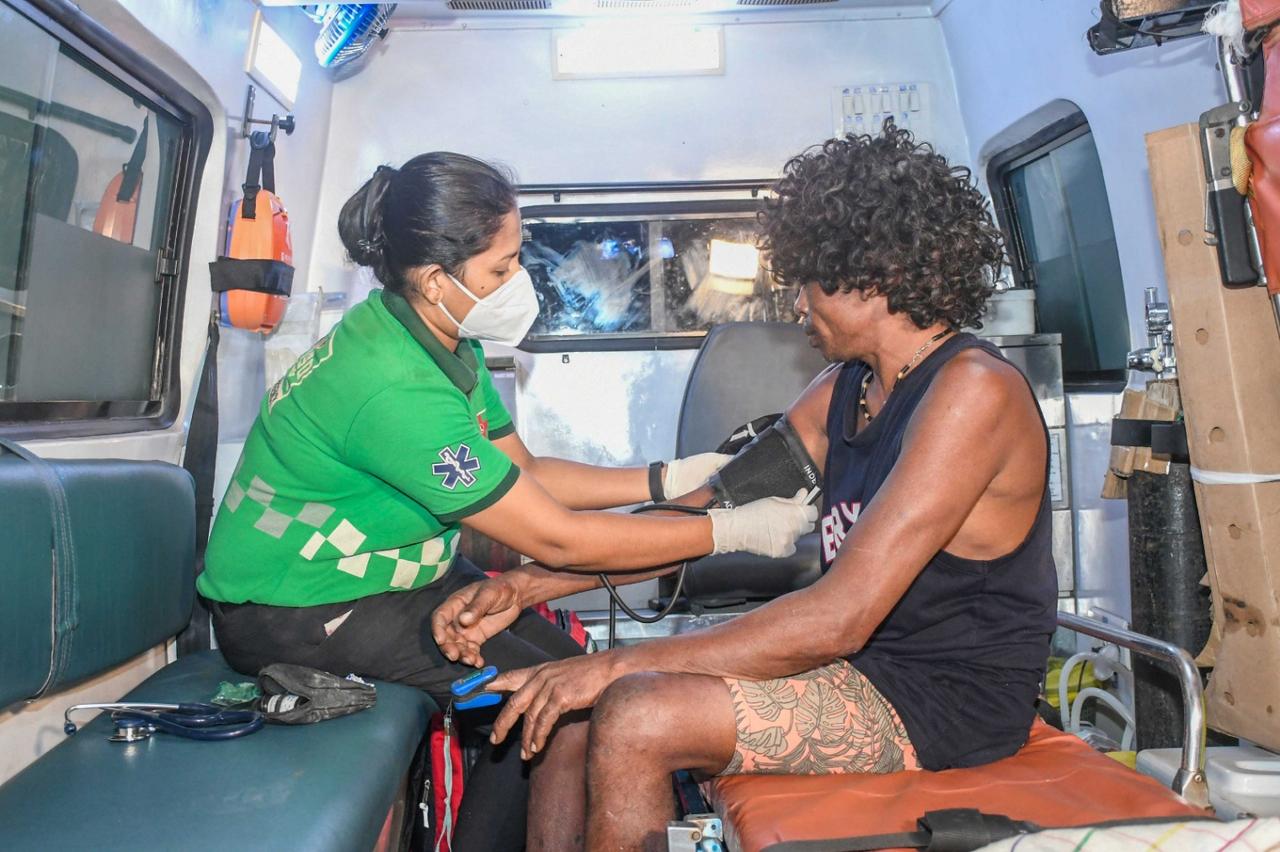 Navy rescues fisherman off Pothuvil…
