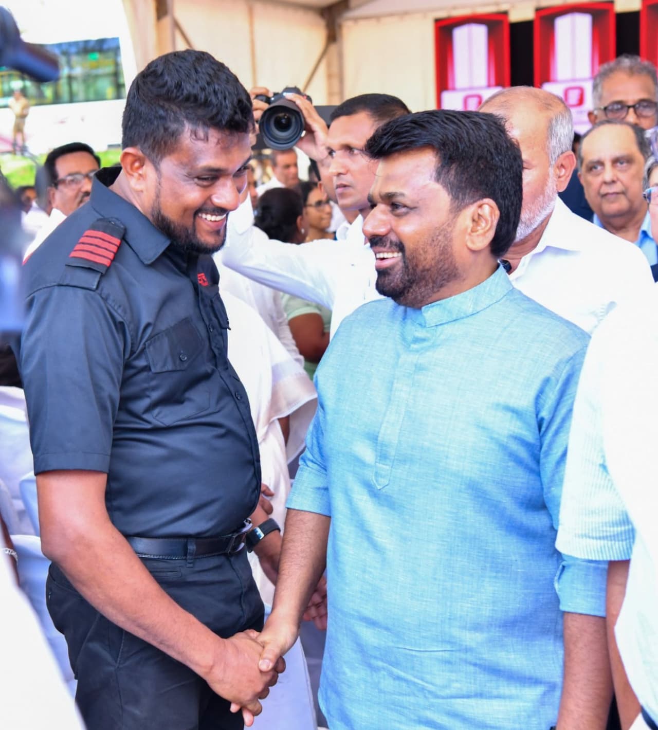 New Metro buses deployed to ease Colombo traffic...