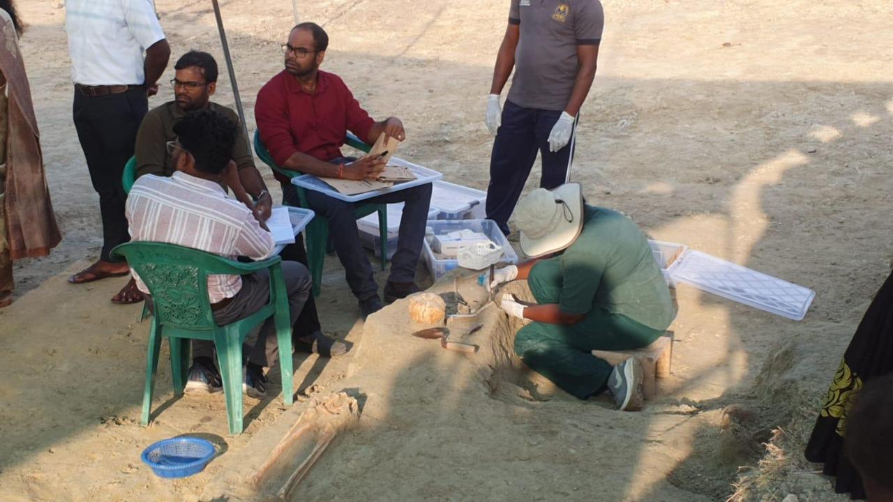 Justice Minister inspects Chemmani mass grave...
