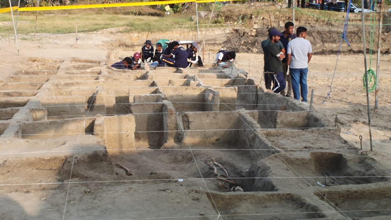 Justice Minister inspects Chemmani mass grave...
