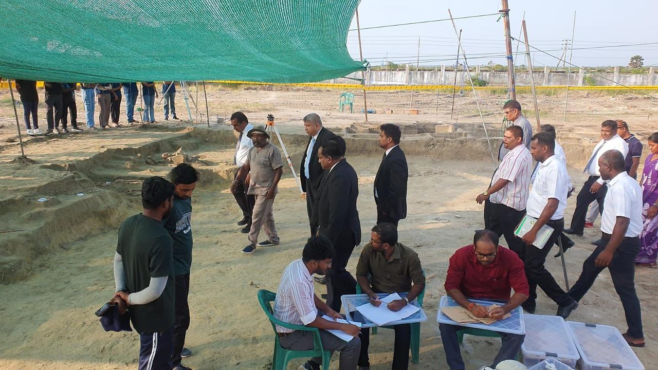 Justice Minister inspects Chemmani mass grave...