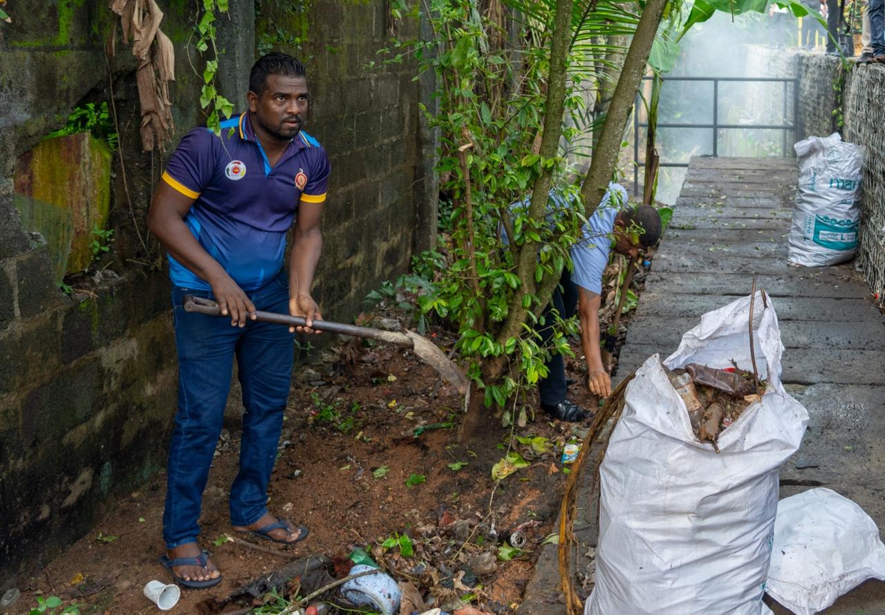 PM joins dengue prevention drive in Kottawa…