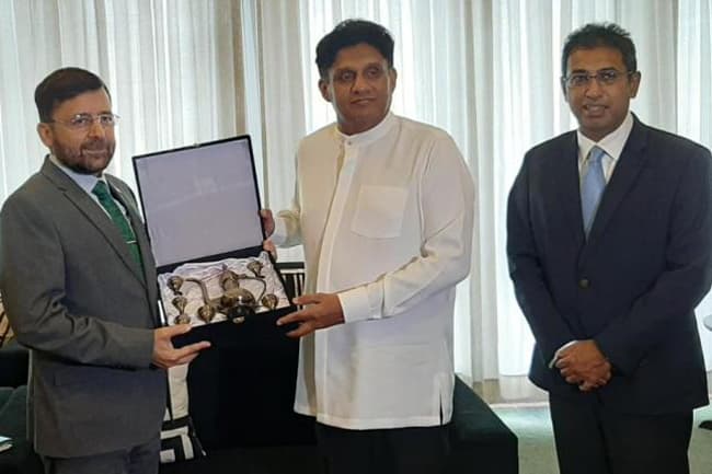 Sajith calls on Pakistani High Commissioner