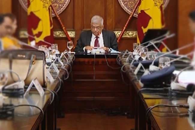 President summons all ministers for special cabinet meeting