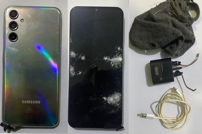 Smartphone and accessories discovered in prison cells of ‘Ganemulla Sanjeewa’ and ‘Wele Suda’