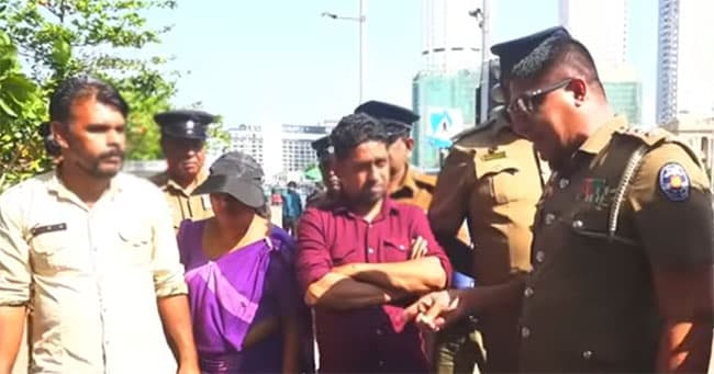 Heated situation between police and protesters in front of Presidential Secretariat