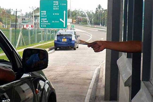 Expressway revenue exceeds Rs. 163 million in three days