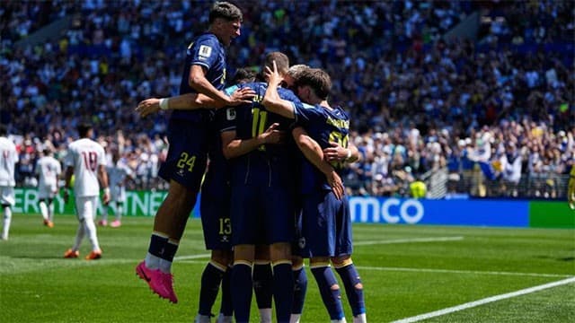 Bosnia knock out Qatar to boost World Cup last-32 hopes