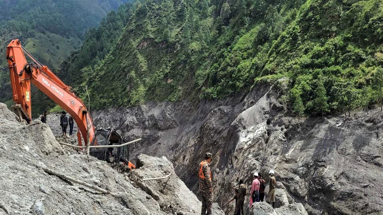 Nepal floods death toll climbs to 1385 with over 5000 missing
