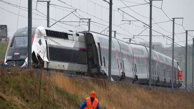 Train derails in northern France, injuring 44 people