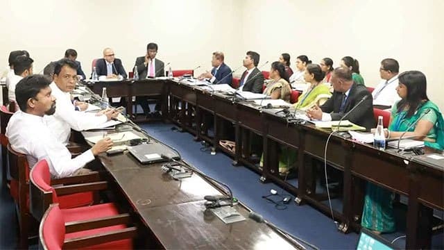 Probe ordered into delays in issuing number plates and driving licences