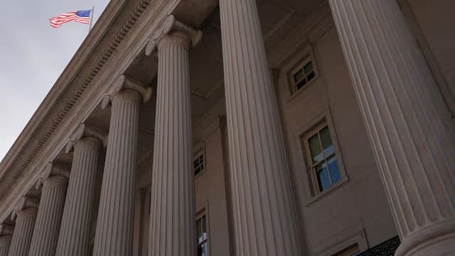 US says foreign financial institutions doing business with Iran may be sanctioned without notice