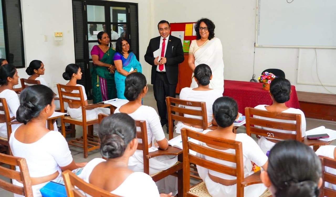 PM opens new smart learning classrooms… - image 5
