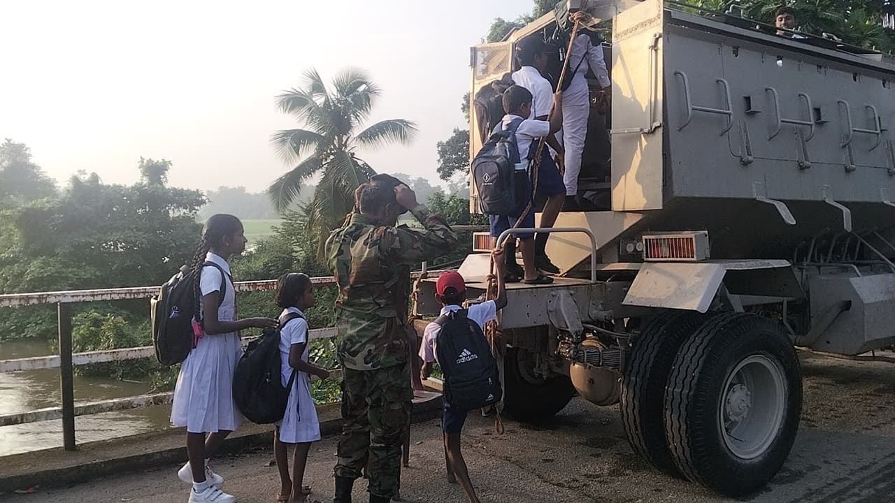 Army assists schoolchildren in flood-hit Malimbada… - image 11